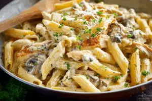 Luxurious Chicken Pasta in Creamy Sauce